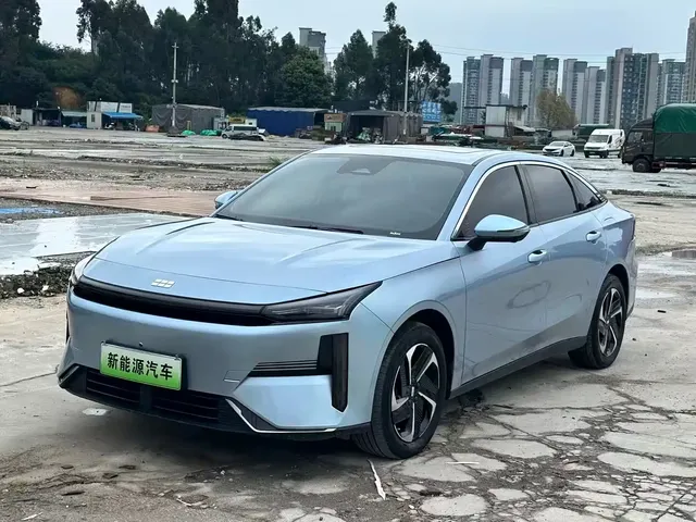 Geely Galaxy L6 2025 EM-i 140km Starship Edition