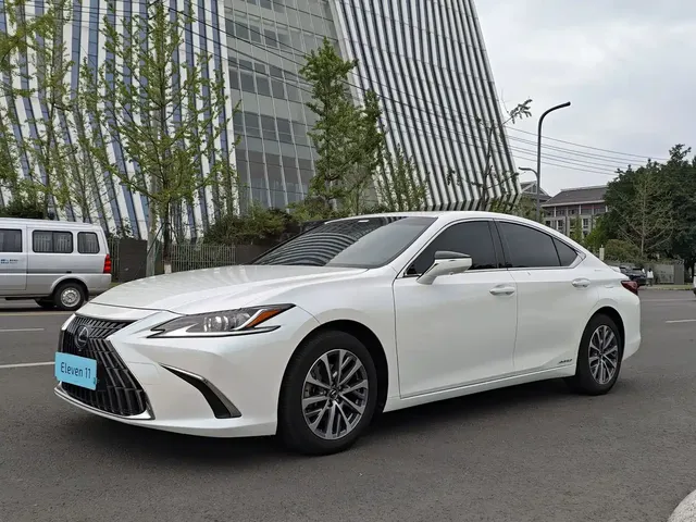 Lexus ES 2021 300h Excellence Edition