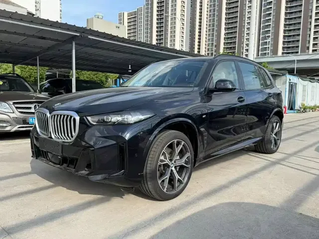 BMW X5 2026 Facelift xDrive 30Li Exclusive M Sport Shadowline Package