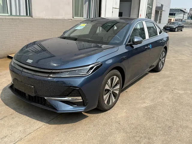 Geely Galaxy A7 2025 EM-i 150km Long Voyage Edition
