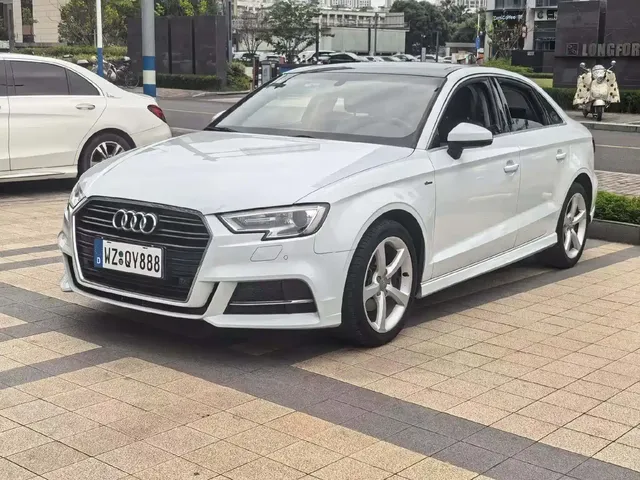 Audi A3 2018 30th Anniversary Limousine 35 TFSI Fashion