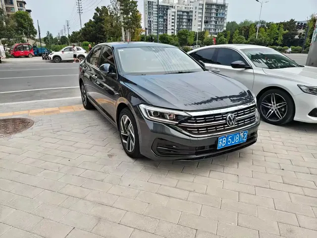 Volkswagen Sagitar 2024 300TSI DSG Surpass Edition