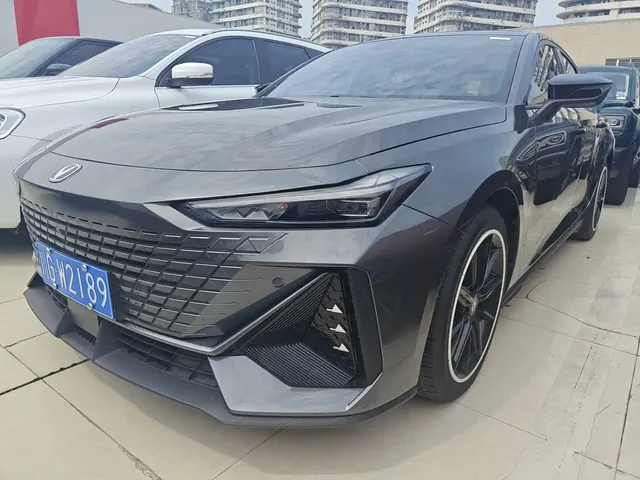 Changan UNI-V 2022 1.5T Premium Model