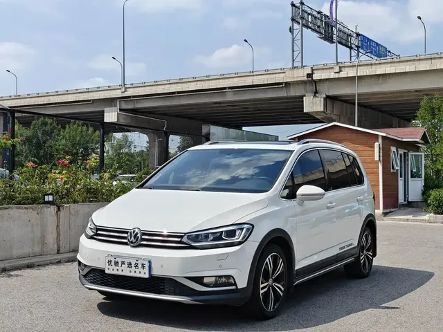 Volkswagen Touran 2021 Touran L 280TSI DSG Cross Edition 7-seater