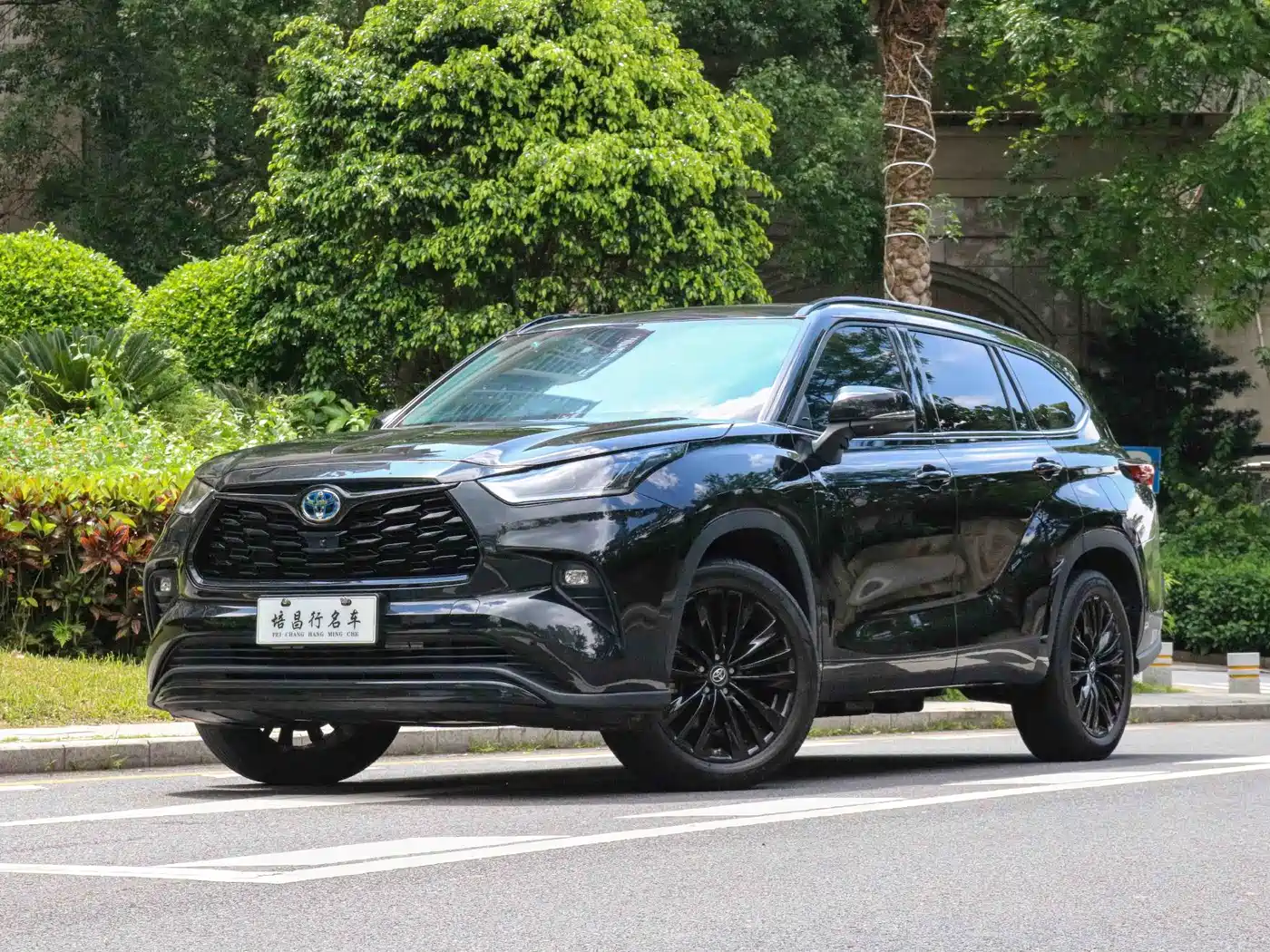 Toyota Highlander 2023 2.5L Smart Hybrid AWD Knight Edition 7-Seater