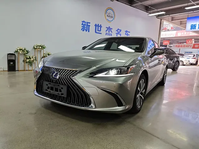 Lexus ES 2020 Model 300h Excellence Edition