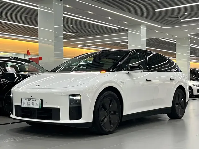Li Auto i6 2025 2WD Base Model