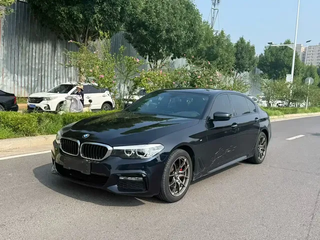 BMW 5 Series 2018 525Li M Sport Package