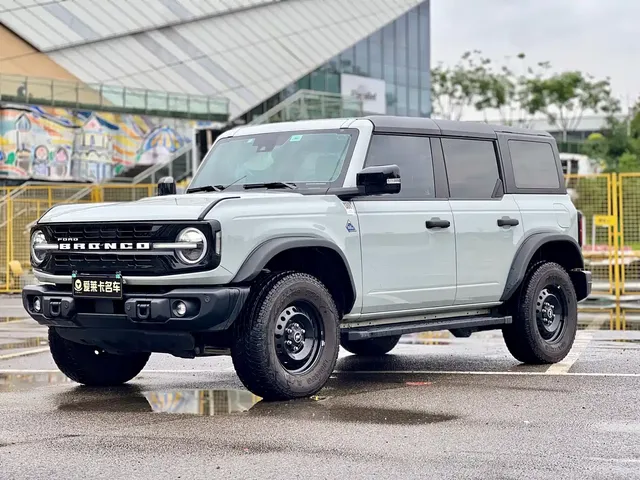 Ford Bronco 2024 2.3T Black Diamond