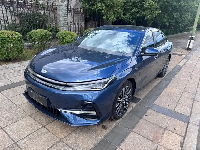 Geely Galaxy A7 2025 EM-i 70km Luxury Edition