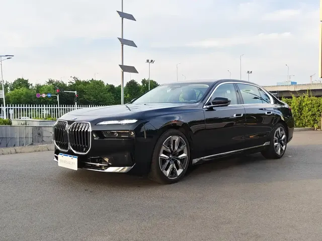 BMW 7 Series 2023 Model 740Li Leading Luxury Package