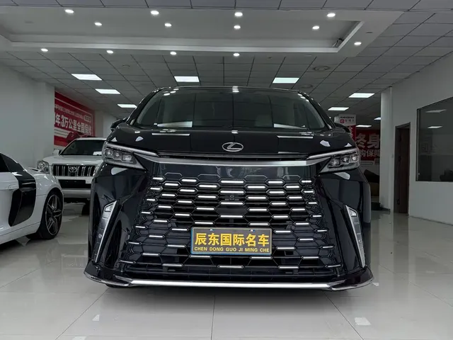 Lexus LM 2023 350h 7-Seater Elegance Edition