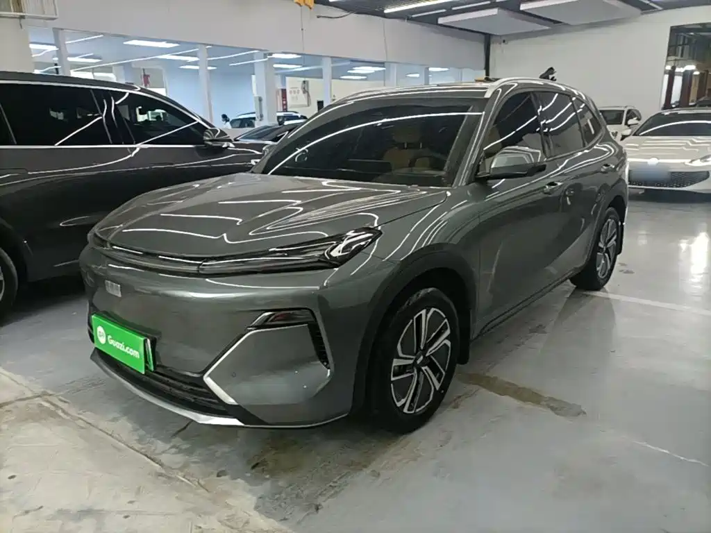 Geely Galaxy Starship 7 EM-i 2025 Model 55km Explorer Edition