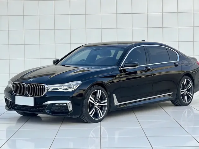 BMW 7 Series 2018 740Li xDrive Premium Type M Sport Package