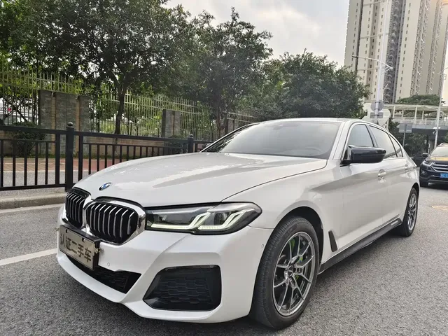 BMW 5 Series 2021 525Li Luxury Package