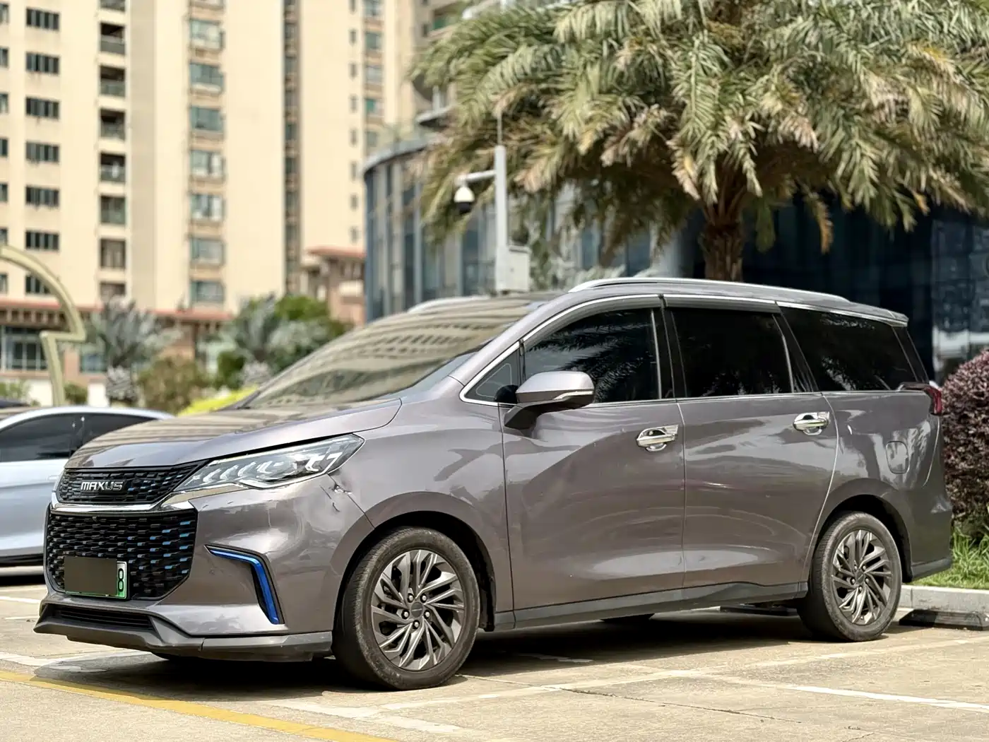 SAIC Maxus EUNIQ 5 2020 1.3T PLUG IN Elite Edition