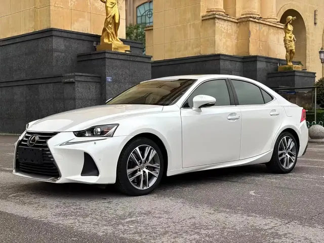 Lexus IS 2017 300 Leading Edition