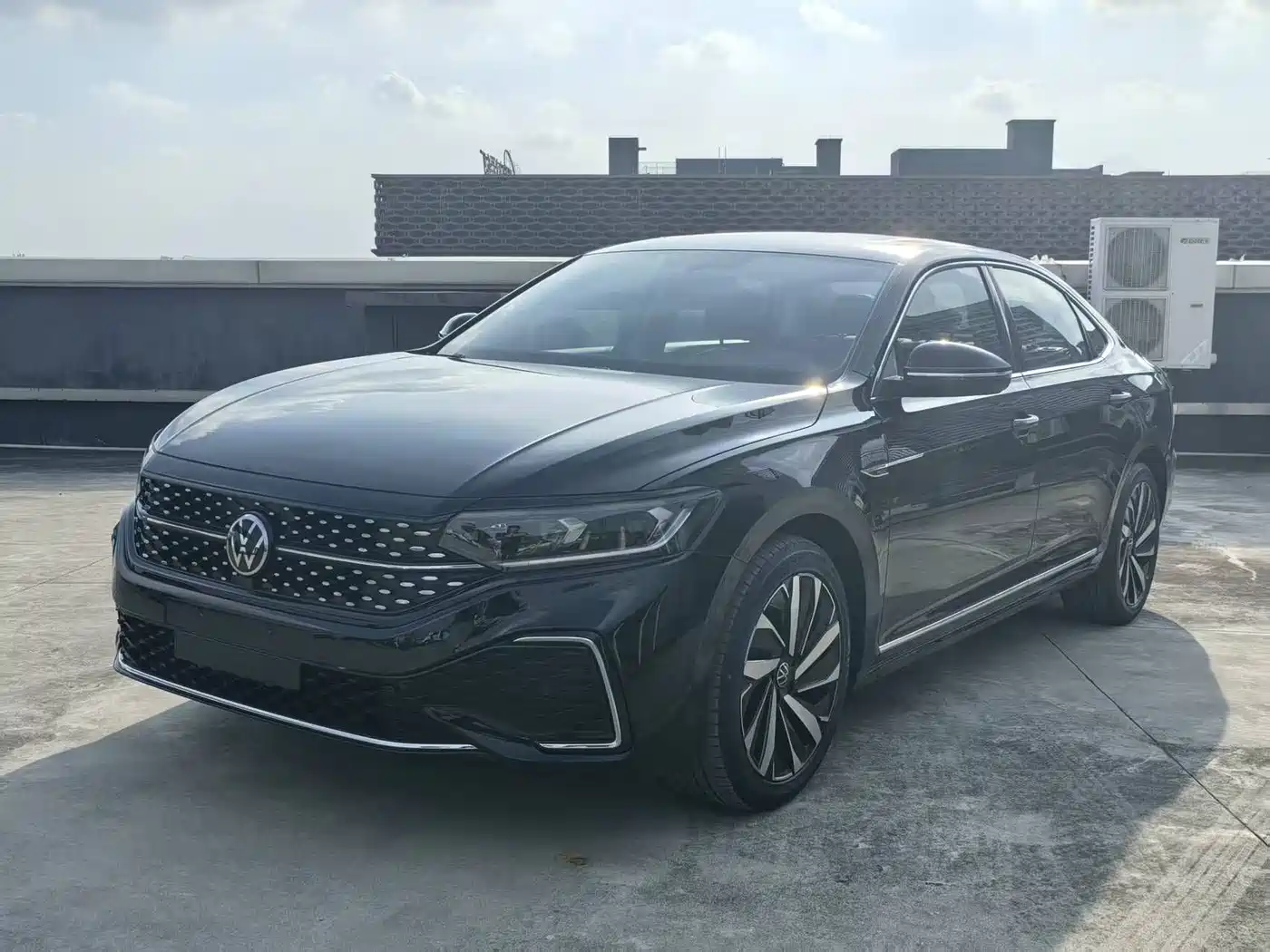 Volkswagen Passat 2023 330TSI Starlight Luxury Edition