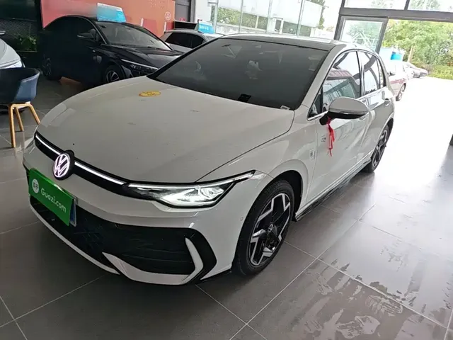 Volkswagen Golf 2025 Second Facelift 300TSI R-Line