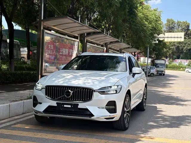 Volvo XC60 2024 B5 AWD Zhiyi Luxury Edition