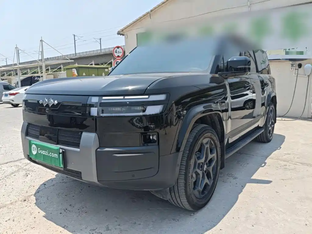 Fang Cheng Bao Titanium 7 2025 AWD Base Model