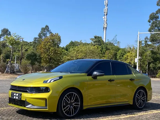 Lynk & Co 03 2021 03+ 2.0TD Auto Wind Rider Edition