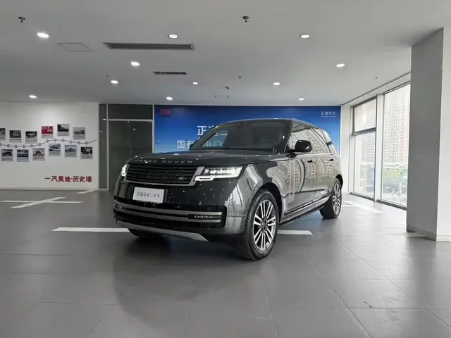 Land Rover Range Rover 2024 3.0 L6 400PS Golden Age Extended