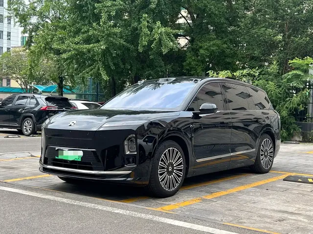 NIO ES8 2025 Model 6-Seat Executive Luxury Edition