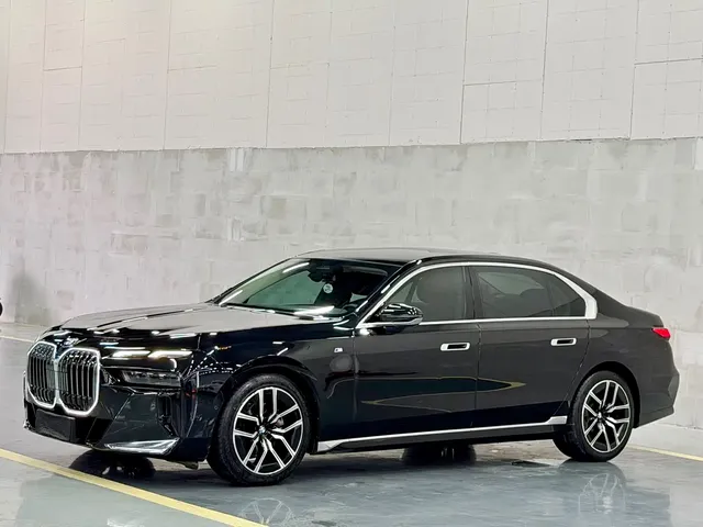 BMW 7 Series 2023 Model 735Li M Sport Package
