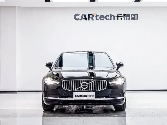 Volvo S90 2024 B5 Momentum Luxury Edition