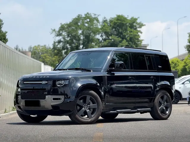 Land Rover Defender 2023 Model 90 2.0T P300 X-DYNAMIC HSE