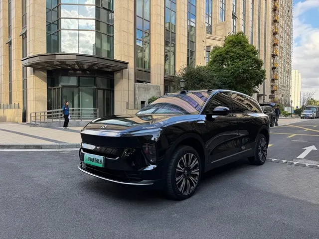 NIO ES8 2024 75kWh