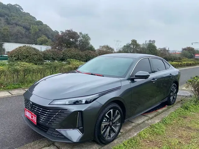 Changan Eado 2025 Blue Whale 1.5T 500Bar Flagship