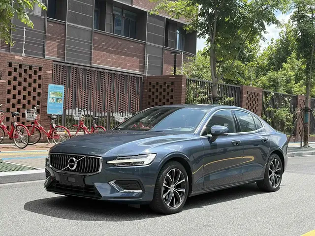 Volvo S60 2022 B4 Smart Comfort Luxury Edition