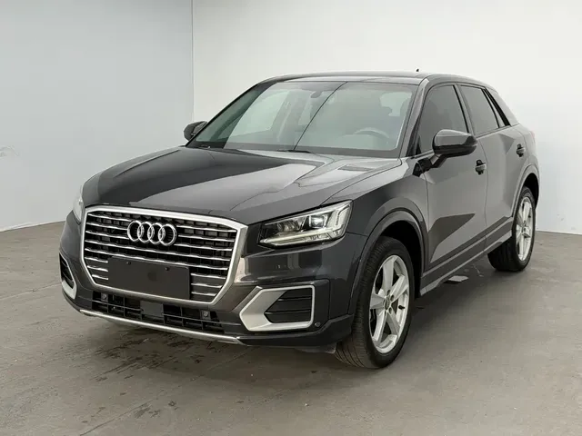 Audi Q2L 2021 35 TFSI Fashion Elegance