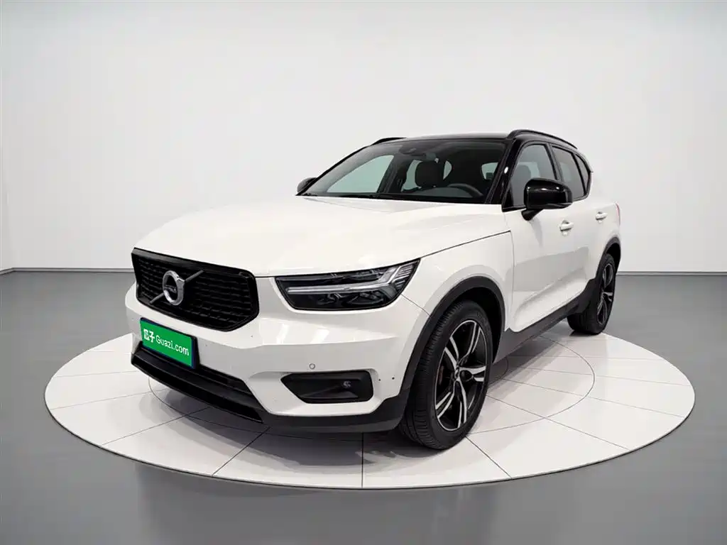 Volvo XC40 2020 T4 AWD Momentum Sport Edition