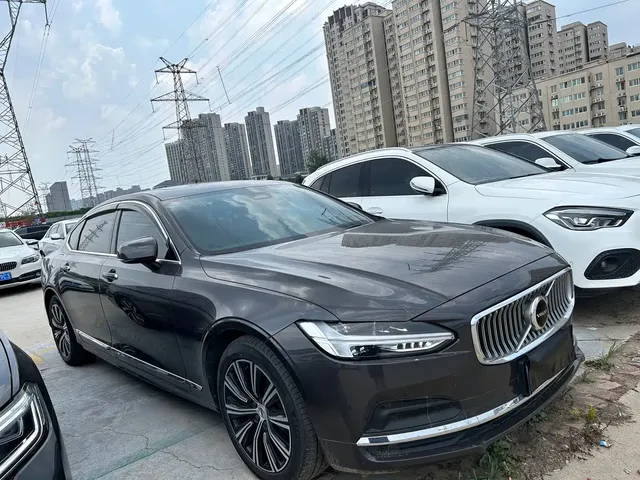 Volvo S90 2021 Model B5 Momentum Luxury Edition
