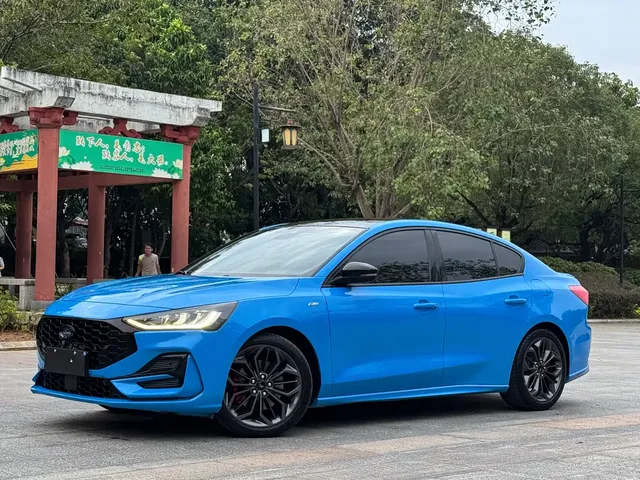 Ford Focus 2022 Sedan EcoBoost 180 Automatic ST Line