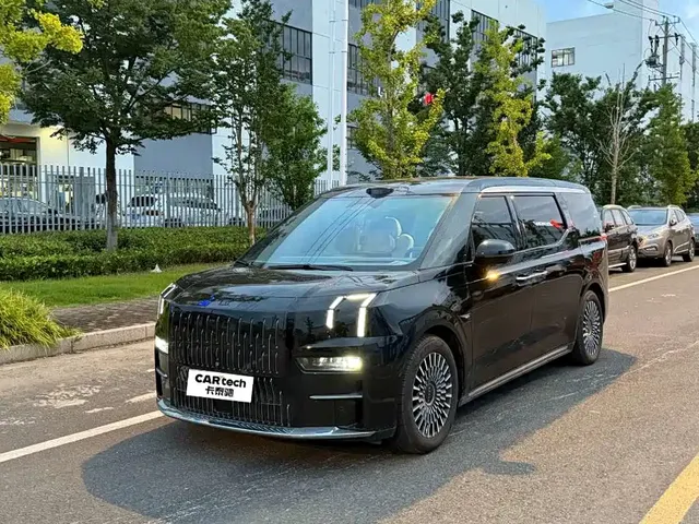 ZEEKR 009 2024 7-Seat Aisle AWD Version 108kWh