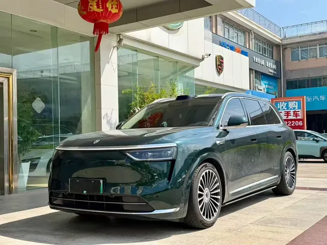 AITO Wenjie AITO M8 2025 Range Extender Max+ Edition 53.4kWh 5-seater