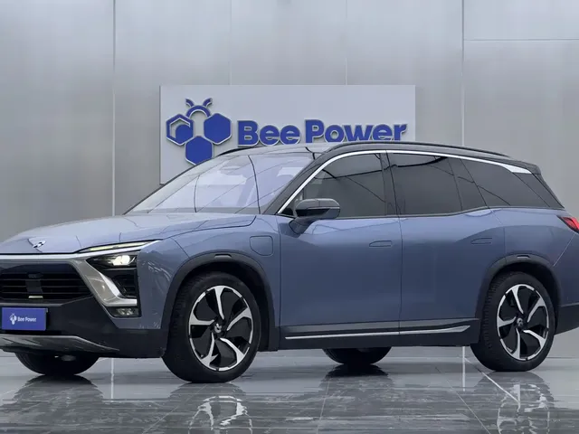 NIO ES8 2018 425KM Base Edition 6-Seater