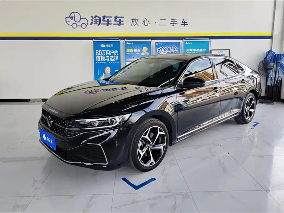 Volkswagen Passat 2023 Facelift 330TSI Starlight Luxury Edition