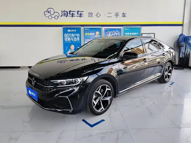 Volkswagen Passat 2023 Facelift 330TSI Starlight Luxury Edition