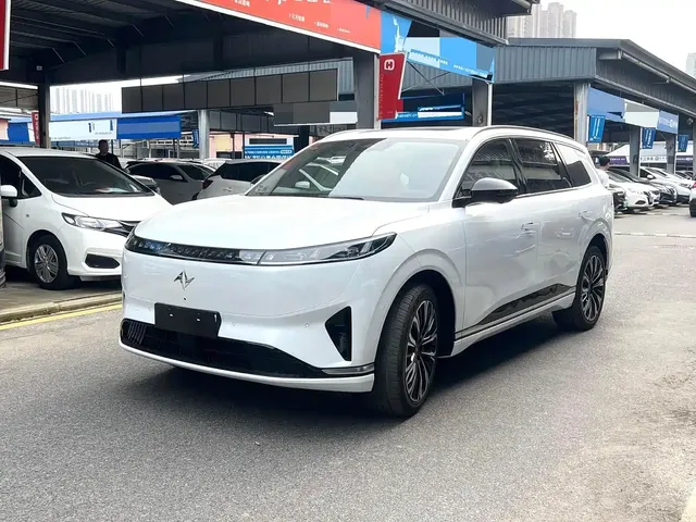 Dongfeng Yipai eπ008 2026 6-seater EREV Family Joy Edition