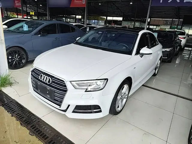 Audi A3 2018 30th Anniversary Limousine 35 TFSI Fashion