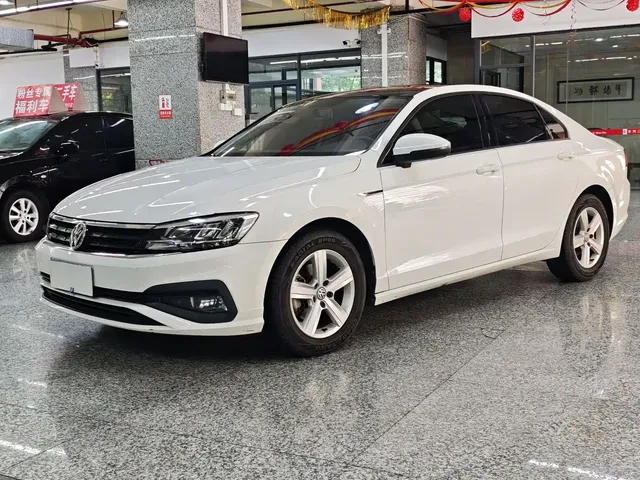 Volkswagen Lamando 2021 230TSI DSG Fashion Edition