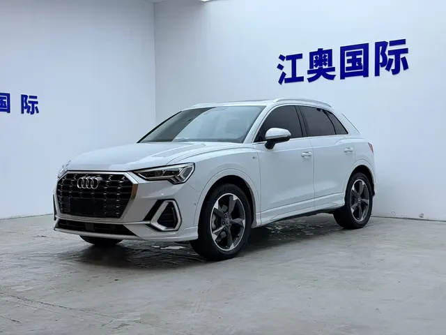 Audi Q3 2023 35 TFSI Fashion Dynamic (1.4T)