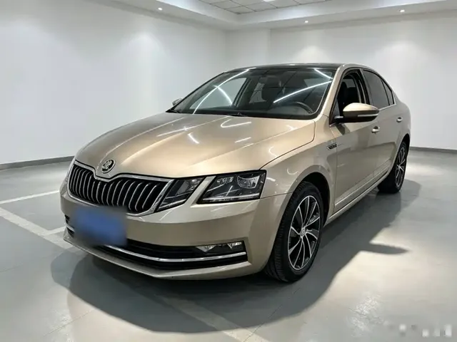 Škoda Octavia 2018 TSI280 DSG Luxury Edition