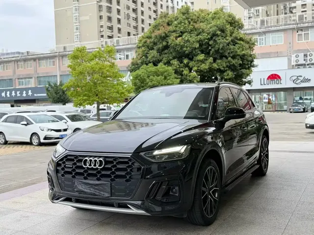 Audi Q5L 2024 Model 40 TFSI Luxury Dynamic