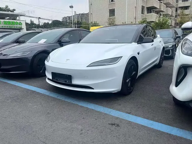 Tesla Model 3 2023 Long Range All-Wheel Drive